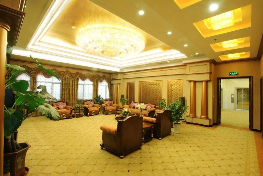 Hami Hotel Bagian luar foto